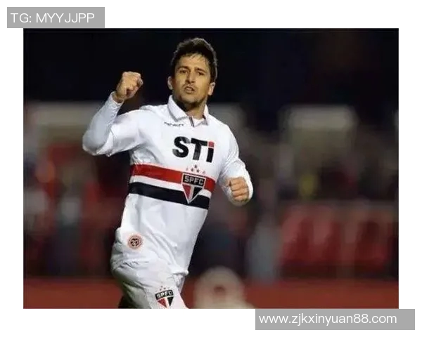 某足球球星斥巨资收购球队成员引发业内广泛关注与热议